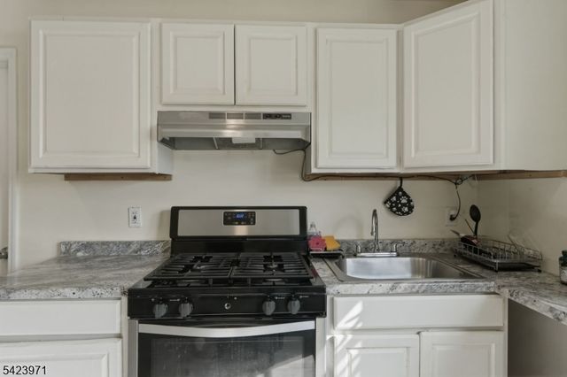 172 Carroll St, Paterson City, NJ 07501