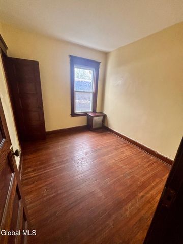 1 Chestnut Street, Schenectady, NY 12307