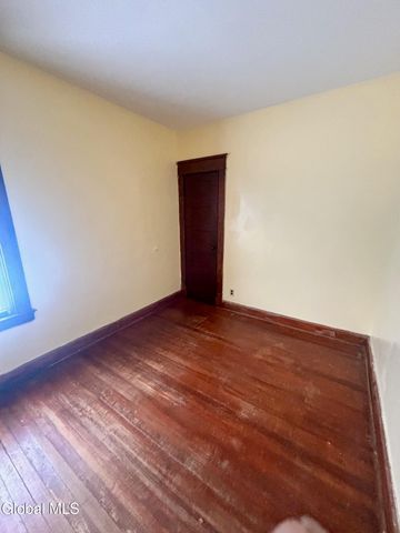 1 Chestnut Street, Schenectady, NY 12307