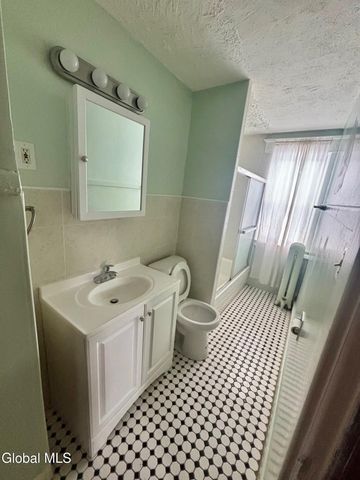 1 Chestnut Street, Schenectady, NY 12307