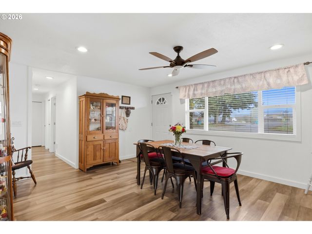 511 Ne 7TH St, Battle Ground, WA 98604