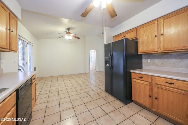 110 W Andrew Potter Street, Corona De Tucson, AZ 85641