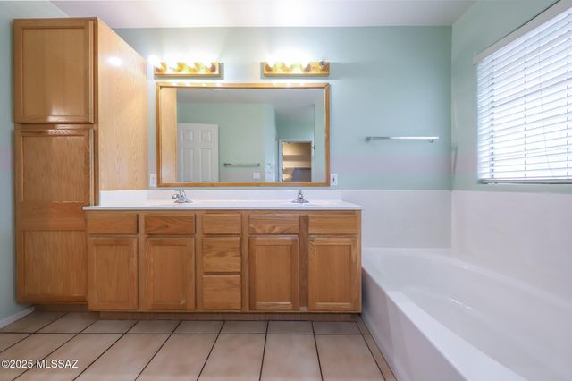 110 W Andrew Potter Street, Corona De Tucson, AZ 85641