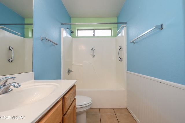 110 W Andrew Potter Street, Corona De Tucson, AZ 85641