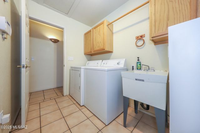 110 W Andrew Potter Street, Corona De Tucson, AZ 85641