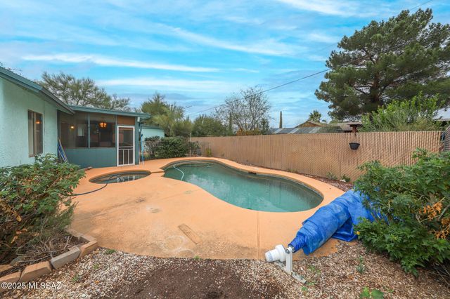 110 W Andrew Potter Street, Corona De Tucson, AZ 85641