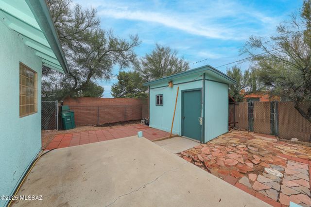 110 W Andrew Potter Street, Corona De Tucson, AZ 85641