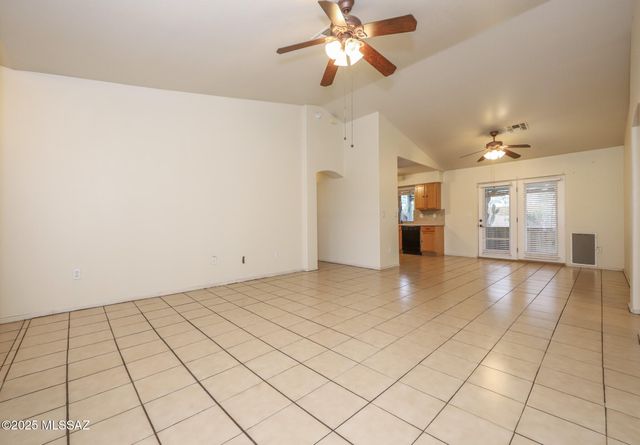 110 W Andrew Potter Street, Corona De Tucson, AZ 85641