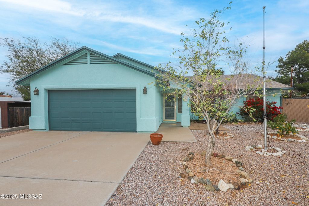 110 W Andrew Potter Street, Corona De Tucson, AZ 85641