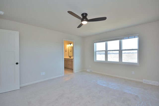 1187 Arrowood CIRCLE W, Oconomowoc, WI 53066