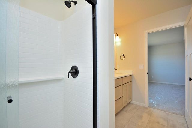 1187 Arrowood CIRCLE W, Oconomowoc, WI 53066