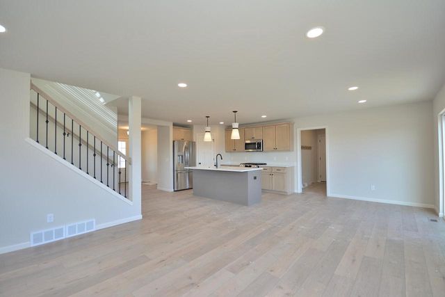 1187 Arrowood CIRCLE W, Oconomowoc, WI 53066