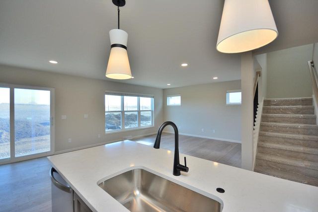 1187 Arrowood CIRCLE W, Oconomowoc, WI 53066