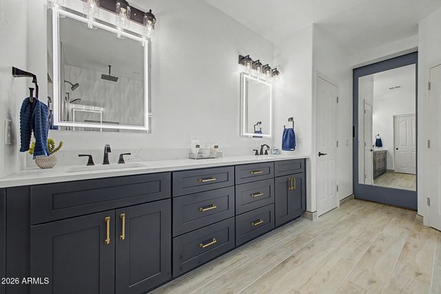 2176 E INDIAN WELLS Drive, Gilbert, AZ 85298