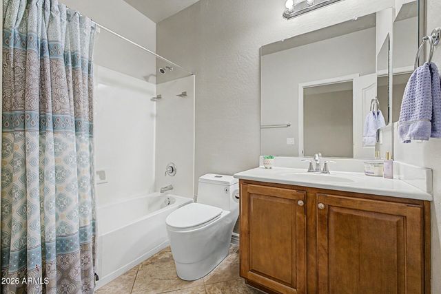 2176 E INDIAN WELLS Drive, Gilbert, AZ 85298
