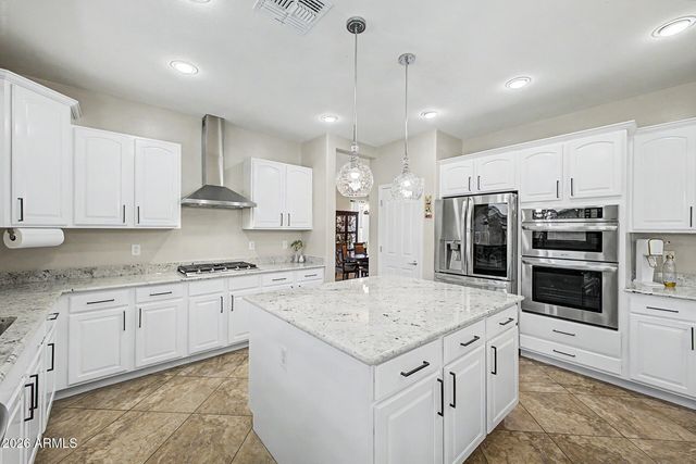 2176 E INDIAN WELLS Drive, Gilbert, AZ 85298