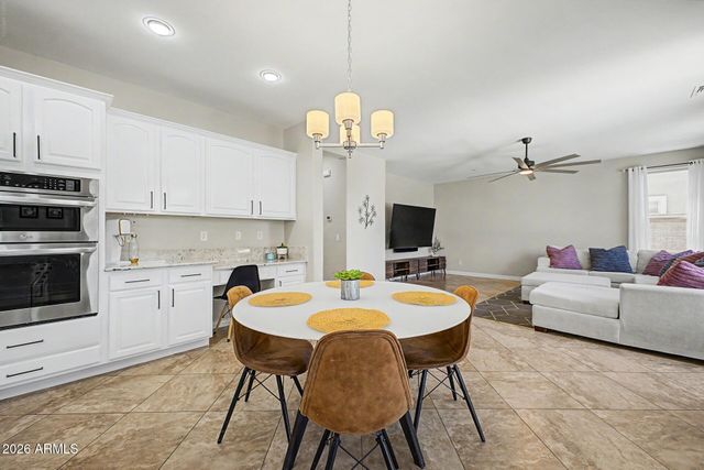 2176 E INDIAN WELLS Drive, Gilbert, AZ 85298