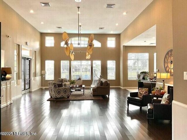 13700 N RICHMOND PARK Drive 806, Jacksonville, FL 32224