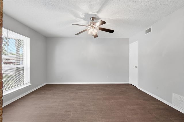 3318 Woodthrush Lane, Denton, TX 76209