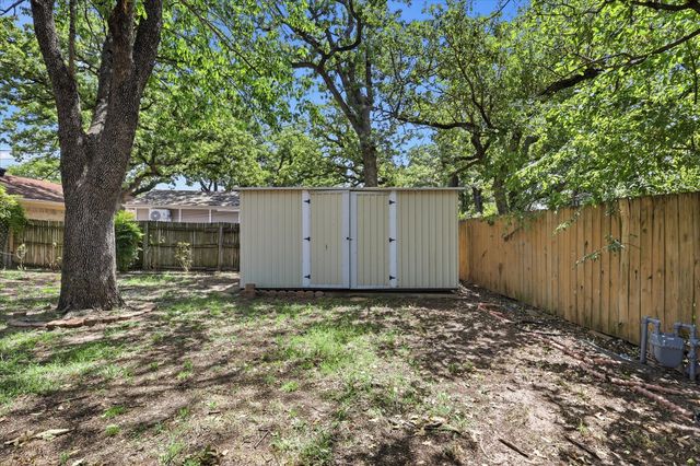 3318 Woodthrush Lane, Denton, TX 76209