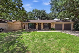 3318 Woodthrush Lane, Denton, TX 76209