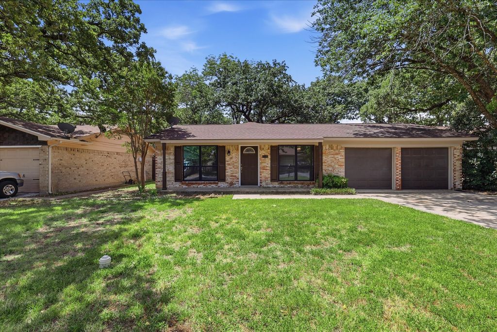3318 Woodthrush Lane, Denton, TX 76209
