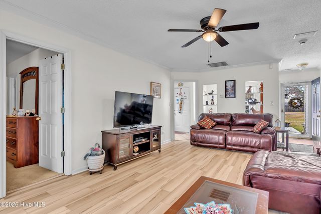 201 Blueberry Court, Hubert, NC 28539