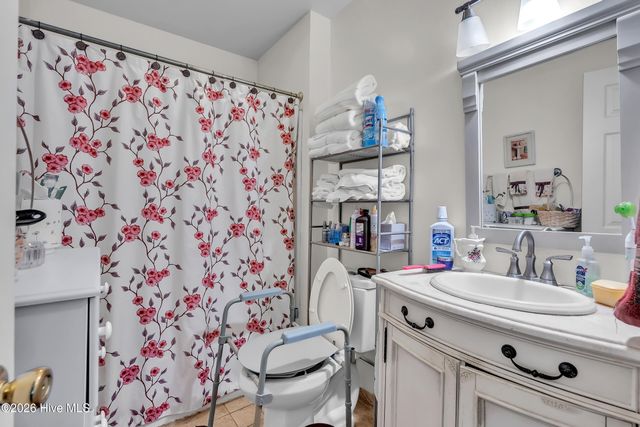 201 Blueberry Court, Hubert, NC 28539