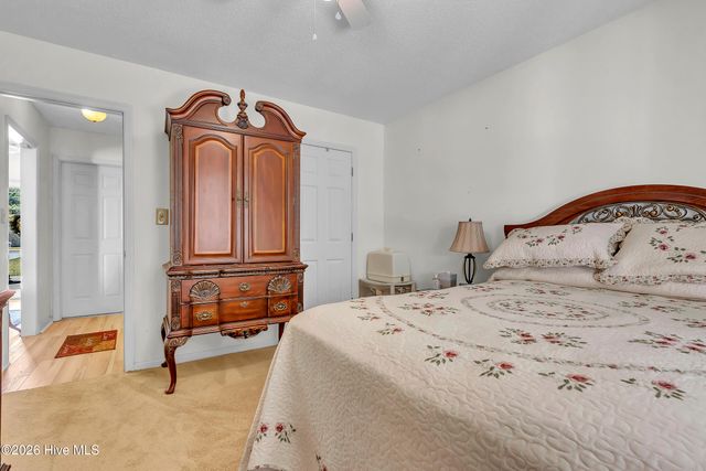 201 Blueberry Court, Hubert, NC 28539