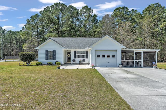 201 Blueberry Court, Hubert, NC 28539