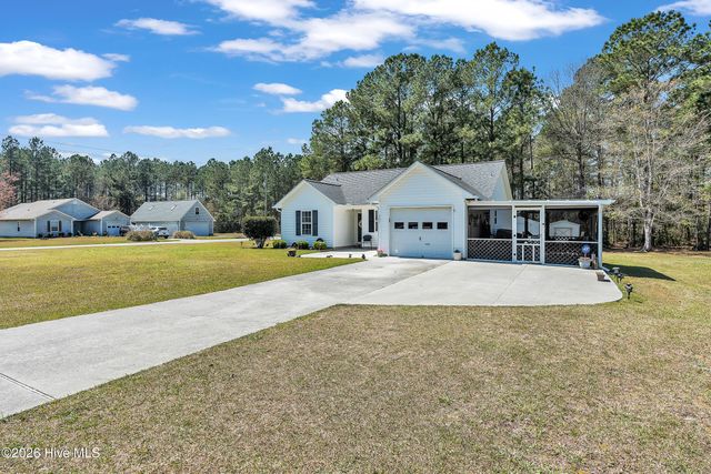 201 Blueberry Court, Hubert, NC 28539