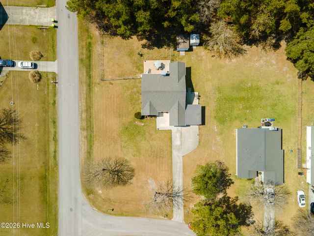 201 Blueberry Court, Hubert, NC 28539