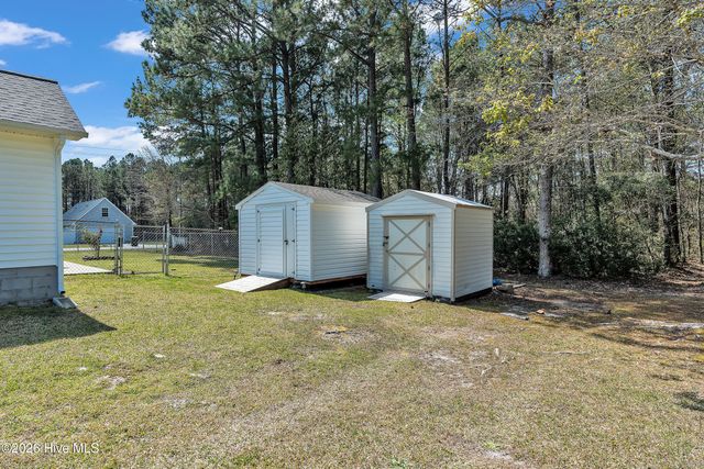 201 Blueberry Court, Hubert, NC 28539