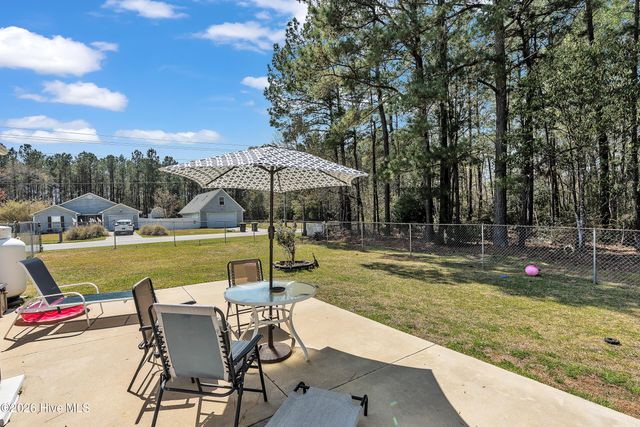 201 Blueberry Court, Hubert, NC 28539