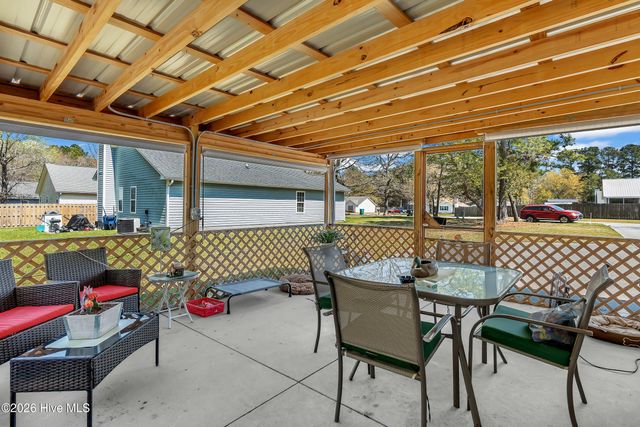 201 Blueberry Court, Hubert, NC 28539