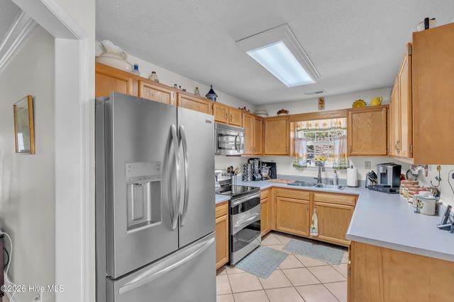 201 Blueberry Court, Hubert, NC 28539