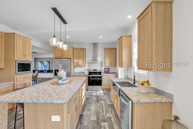 13 Vine St, Hilton Head Island, SC 29926