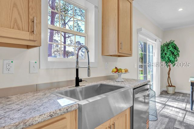 13 Vine St, Hilton Head Island, SC 29926