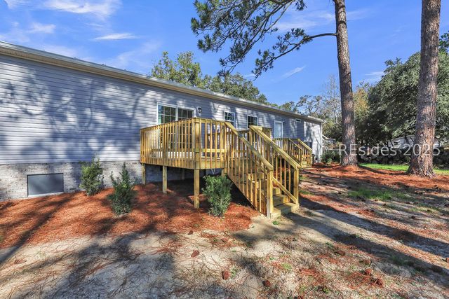 13 Vine St, Hilton Head Island, SC 29926
