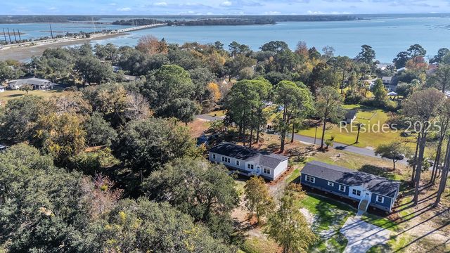 13 Vine St, Hilton Head Island, SC 29926