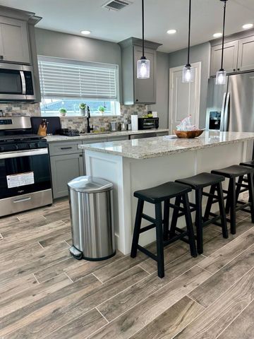 2811 Sealy, Galveston, TX 77550