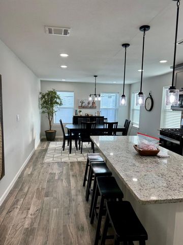 2811 Sealy, Galveston, TX 77550