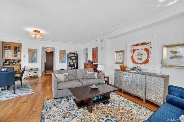 5 Renaissance Square 26E, White Plains, NY 10601