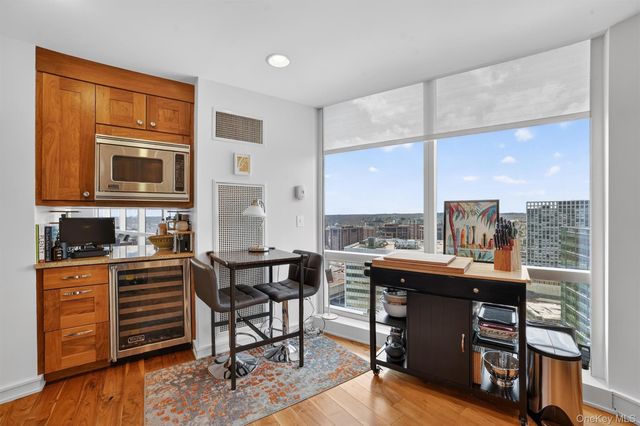5 Renaissance Square 26E, White Plains, NY 10601