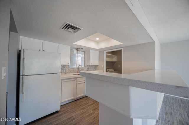 4704 S LA ROSA Drive, Tempe, AZ 85282