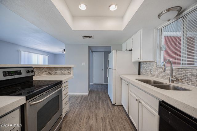 4704 S LA ROSA Drive, Tempe, AZ 85282