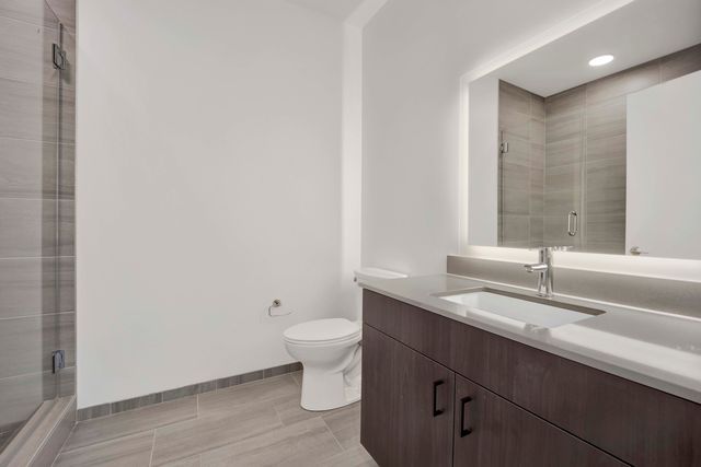 808 N Cleveland Avenue 2201, Chicago, IL 60610