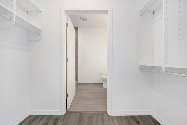 808 N Cleveland Avenue 2201, Chicago, IL 60610