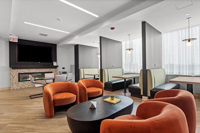 808 N Cleveland Avenue 2201, Chicago, IL 60610