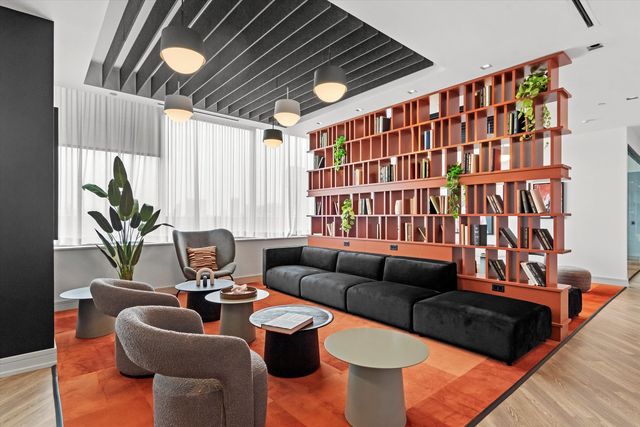 808 N Cleveland Avenue 2201, Chicago, IL 60610